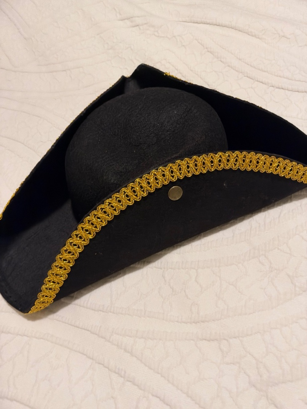Black colonial tricorn hat